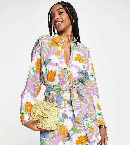 ASOS DESIGN Tall - Combishort de plage style chemise avec ceinture à imprimé floral et tourbillon - ASOS Tall - Modalova