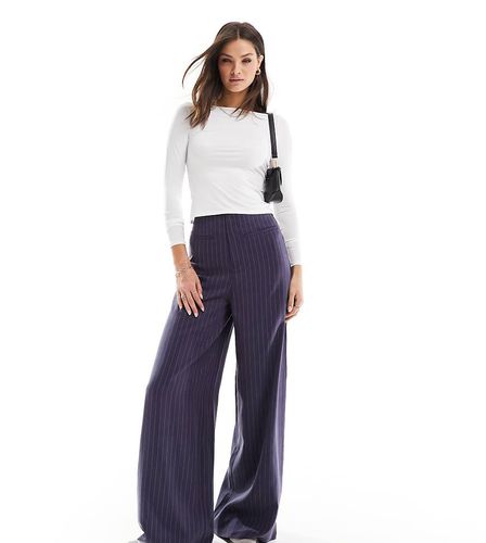 Tall - Pantalon large taille haute à rayures avec bord effiloché - Asos Design - Modalova