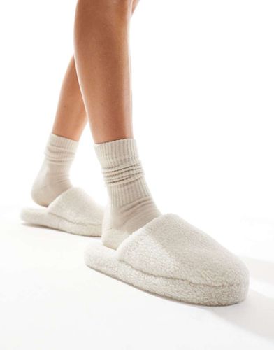 Zina - Chaussons à bout fermé en imitation peau de mouton - Crème - Asos Design - Modalova