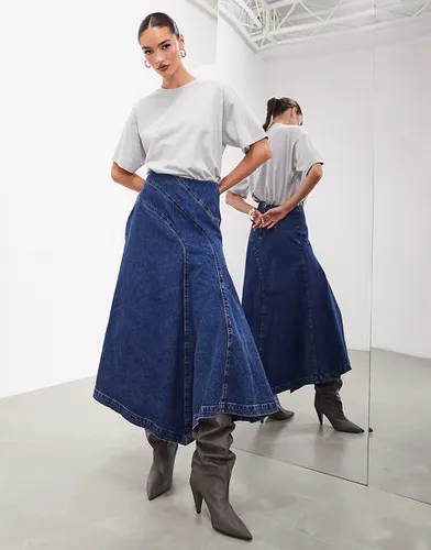 Jupe longue évasée en jean avec coutures apparentes - moyen - Asos Edition - Modalova