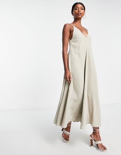 Robe caraco mi-longue satinée avec dos en V - Taupe - Asos Edition - Modalova