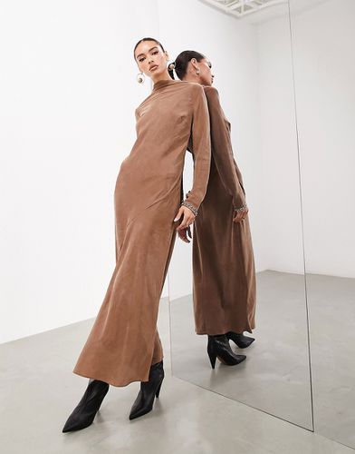 Robe longue avec col montant et manches longues - Marron - Asos Edition - Modalova
