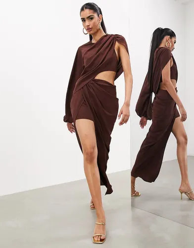  - Robe longue avec une manche drapée - chocolat - Asos Edition - Modalova