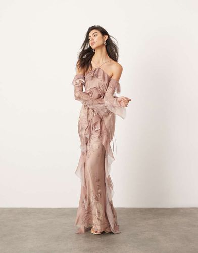 Robe longue en mousseline à fleurs dos nu avec volants, bords bruts et épaules nues - Blush - Asos Edition - Modalova