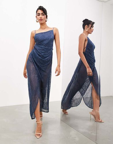 Robe longue en dentelle fine avec bretelles fines et détail drapé - foncé - Asos Edition - Modalova