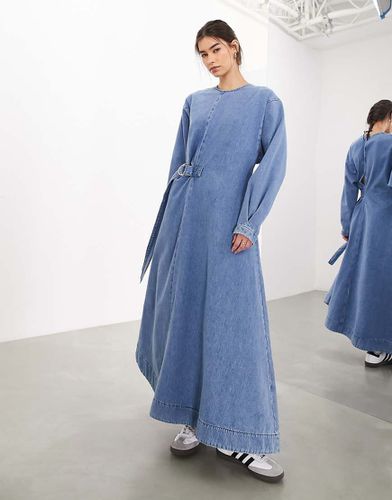 Robe longue en jean à manches longues avec anneau en D - moyen délavé - Asos Edition - Modalova