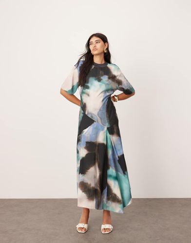 Robe longue en satin côtelé à imprimé abstrait - Asos Edition - Modalova