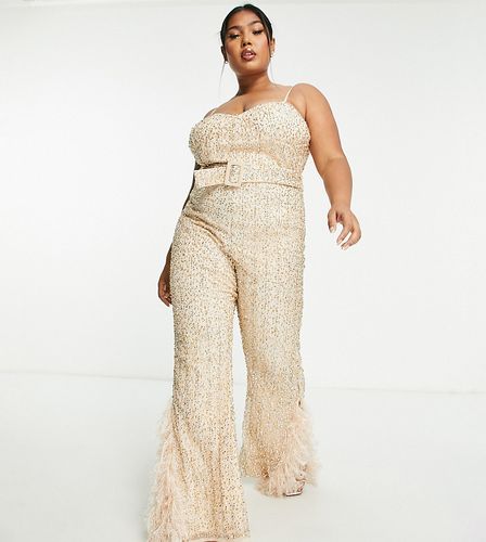 Curve - Combinaison ceinturée à sequins bordée de plumes synthétiques - Neutre - Asos Luxe - Modalova