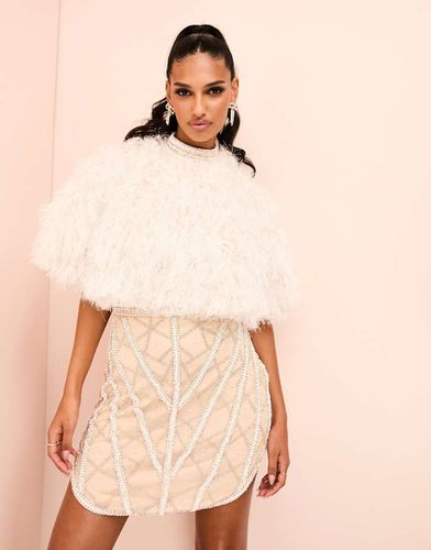 Robe courte ornementée avec cape en plumes fantaisie - blush - Asos Luxe - Modalova