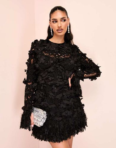 Robe courte en broderie anglais avec ornements, fleurs en 3D et plumes synthétiques - Noir - Asos Luxe - Modalova