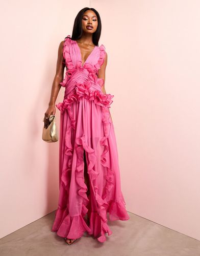 Robe longue à décolleté plongeant et dos ouvert avec détail en mousseline froncée - Rose vif - Asos Luxe - Modalova