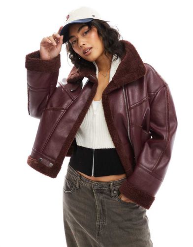 Veste oversize en imitation peau de mouton - Bordeaux - Bershka - Modalova