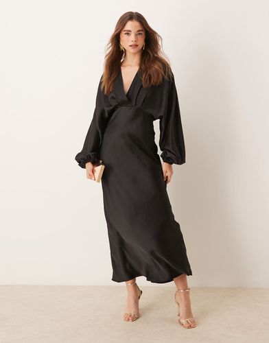 Robe longue en satin avec col V et manches volumineuses - Gina Tricot - Modalova