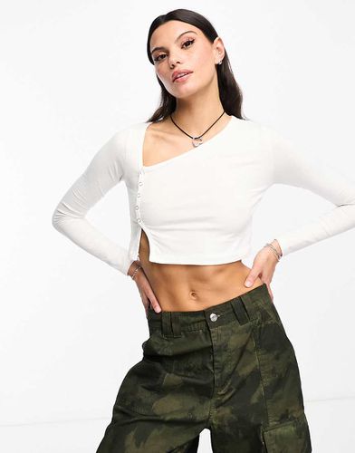 Crop top ajusté asymétrique avec boutons sur le devant - Daisy Street - Modalova