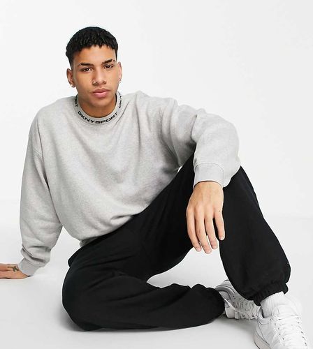 DKNY Sport - Sweat avec logo sur le col - Dkny Active - Modalova