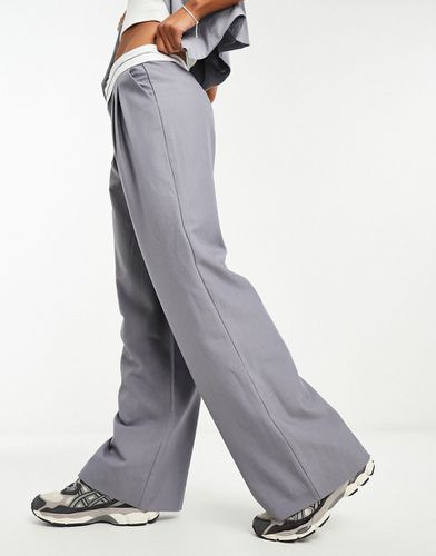 Pantalon ajusté ample avec ceinture de taille travaillée - acier - Emory Park - Modalova