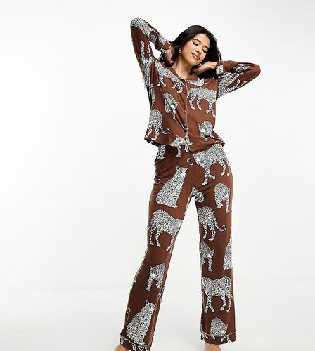 Exclusivité - - Pyjama en jersey imprimé léopard avec top boutonné et pantalon - Marron - Chelsea Peers - Modalova