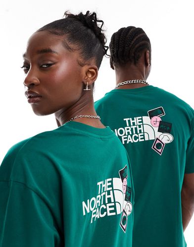 Exclusivité ASOS - - Expedition - T-shirt oversize avec imprimé autocollants au dos - foncé - The North Face - Modalova