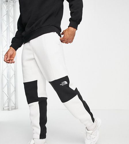 Exclusivité ASOS - - Shispare - Pantalon de jogging en polaire épaisse - aluminium - The North Face - Modalova