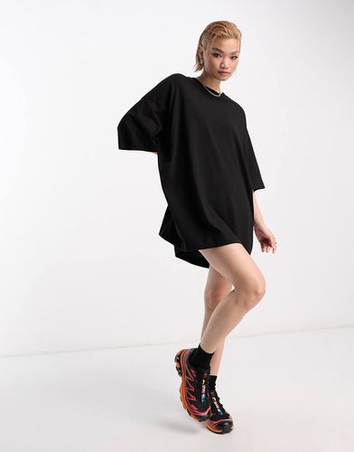 Exclusivité - Huge - Robe t-shirt - Noir - Weekday - Modalova