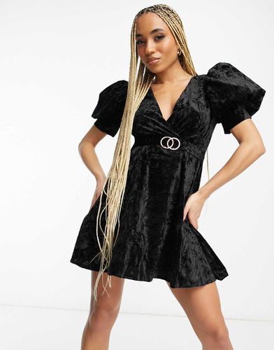 Robe patineuse courte à manches bouffantes - Noir - Forever Unique - Modalova