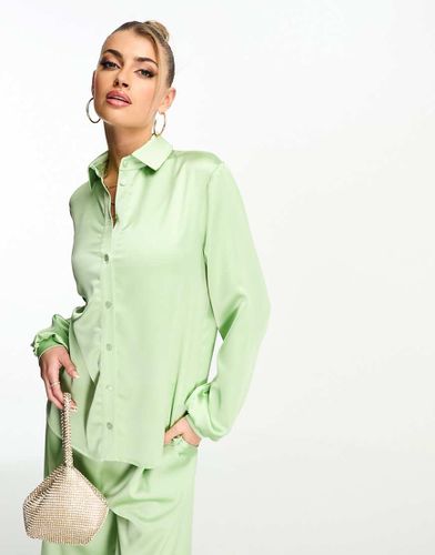 Chemise d'ensemble boutonnée en satin - Kaki clair - Flounce London - Modalova