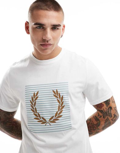 T-shirt avec imprimé couronne de laurier à rayures - Fred Perry - Modalova