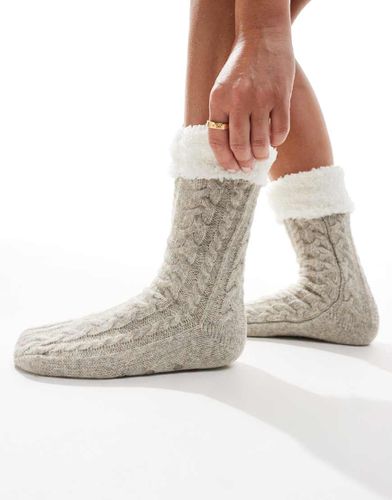 Chaussettes en maille torsadée doublées de sherpa - Beige chiné - Loungeable - Modalova