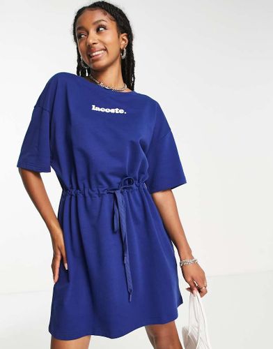 Robe courte à logo avec cordon de serrage à la taille - Lacoste - Modalova