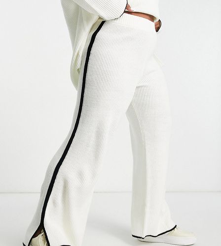 Pantalon d'ensemble large en maille nervurée avec liserés - givre - M Lounge Curve - Modalova