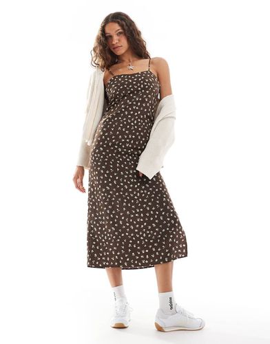 Robe longue à bretelles avec imprimé à petites fleurs - Monki - Modalova