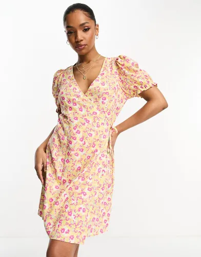 Robe portefeuille courte - imprimé fleurs - Monki - Modalova