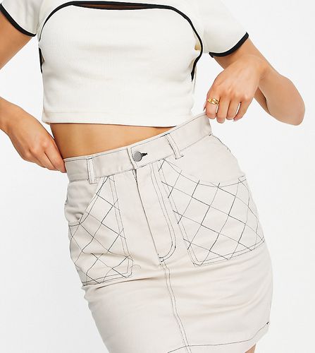 Mini-jupe d'ensemble avec surpiqûres contrastantes - Crème - Missguided - Modalova