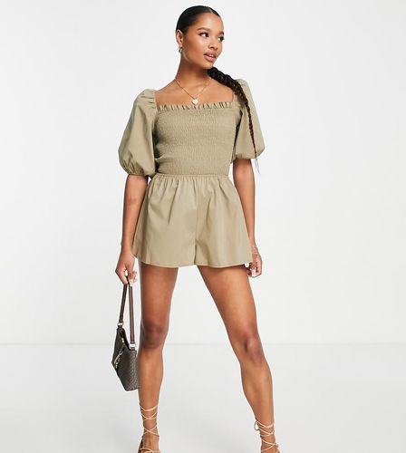 Combishort effet lin lacé dans le dos - Taupe - Missguided Petite - Modalova