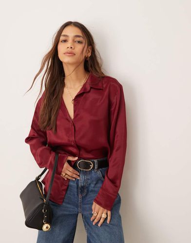 Chemise oversize boutonnée en satin - Bordeaux - Miss Selfridge - Modalova