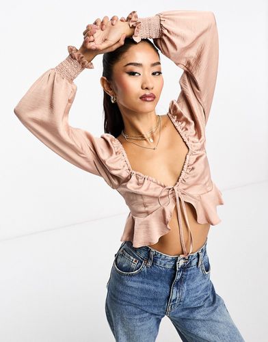 Blouse rétro en satin nouée sur le devant - Blush - Miss Selfridge - Modalova