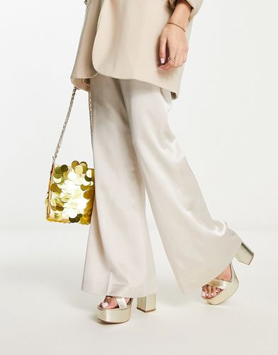 Pantalon évasé d'ensemble en satin - Champagne - Miss Selfridge - Modalova