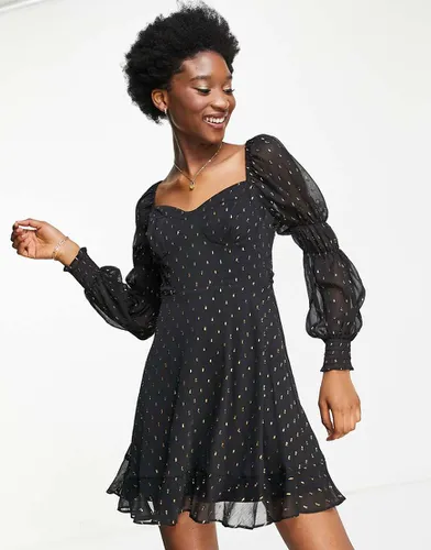 Robe courte coupe ajustée puis évasée - Miss Selfridge - Modalova