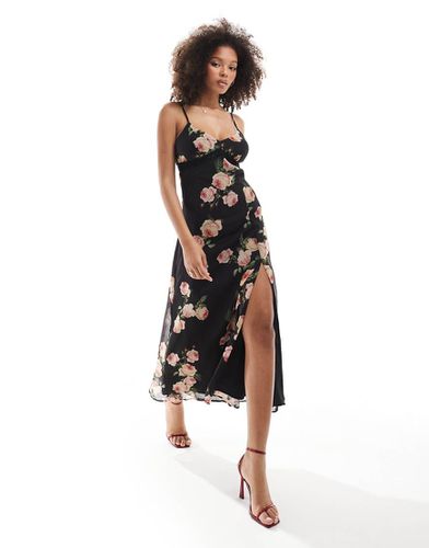 Robe longue en mousseline à imprimé roses et détails en dentelle - Miss Selfridge - Modalova