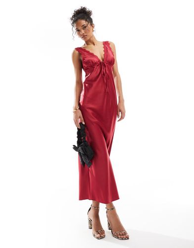 Robe longue en satin avec bordure en dentelle - vin - Miss Selfridge - Modalova