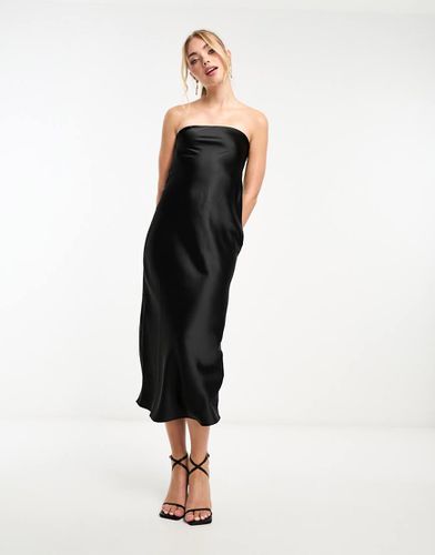 Robe nuisette bandeau longue en satin - Miss Selfridge - Modalova