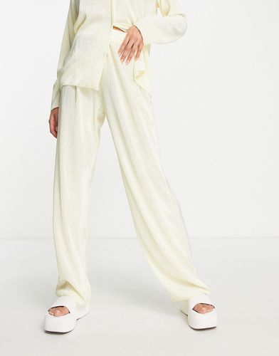 Pantalon d'ensemble en tissu plissé - Crème - Naanaa - Modalova