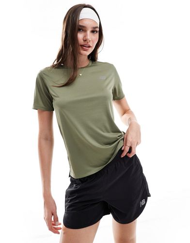 T-shirt de sport - olive - New Balance - Modalova