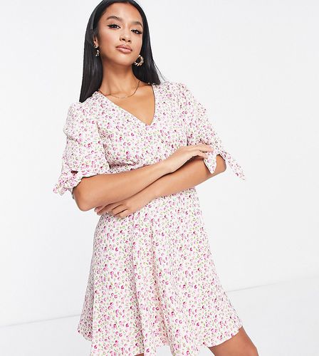 Robe rétro courte avec manches nouées - fleuri - New Look Petite - Modalova