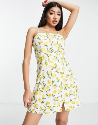 Robe nuisette courte avec imprimé citrons et fente sur le côté - New Look - Modalova