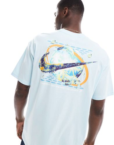 T-shirt à imprimé céleste au dos - clair - Nike - Modalova