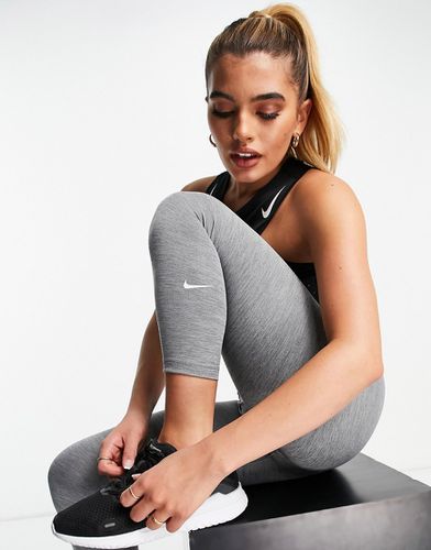 Nike Training - One - Legging sculptant en tissu Dri-FIT à taille haute -  Gris
