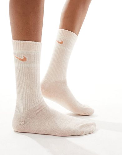 Essentials - 1 paire de chaussettes - Beige - Nike - Modalova