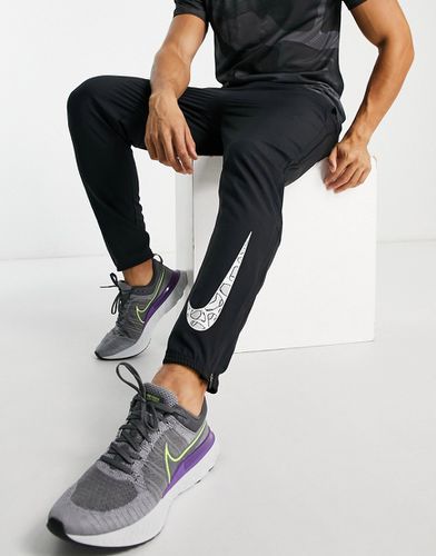 DYE Challenger Dri-FIT - Jogger - Nike Running - Modalova
