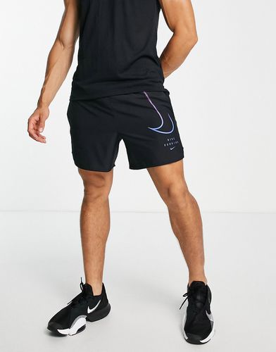 Run Division Challenger - Short en tissu Dri-FIT 5 pouces à logo virgule - Nike Running - Modalova